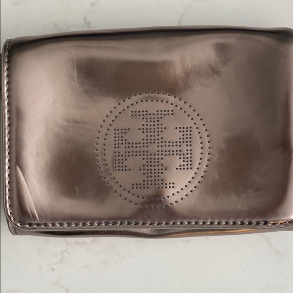 Tori Burch small crossbody gunmetal - Picture 2 of 3